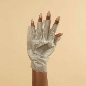 Additional picture of Voesh Collagen Gloves