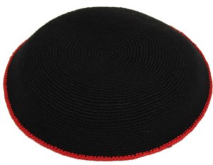 Fine Knit Kippah Serugah DMC 17cm  Black with Red Border