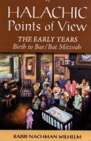 Halachic Points The Early Years Birth to Bar Bat Mitzvah [Paperback]