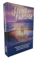 Living with the Parshah [Hardcover]