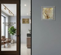 Additional picture of Floating Lucite Tefillas HaRofeh Hebrew Wall Hanging Painted Artwork Frame Design Gold 12" x 12"
