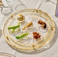 Additional picture of Lucite Seder Plate Kaarah Herringbone Design Gold 13.75"