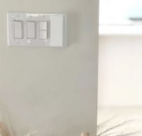 Additional picture of Lucite Magnetic Light Switch Cover Single Size White