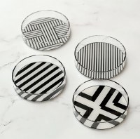 Additional picture of Lucite Round Dessert Plates Black and White Assorted Designs 4 Pack