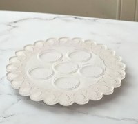 Additional picture of Lucite Seder Plate Kaarah Linen Style Design Scalloped Edge White 13.8"