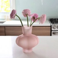 Additional picture of Lucite Vase Fluted Bulb Design Pink