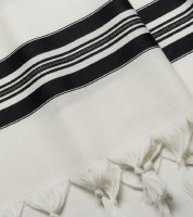 Additional picture of Viznitz Tallis Traditional Wool Size 80 with Avodas Yad Thick Tzitzis 67" x 72"