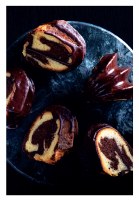 Additional picture of Micro Peas The Mini Cookbook Series Bundt Cake [Paperback]