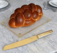 Additional picture of Challah Knife Lucite Handle Steel Serrated Blade Classic Design Gold 13"