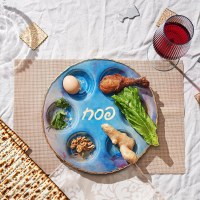Additional picture of Round Glass Seder Plate Marble Design Blue 12"