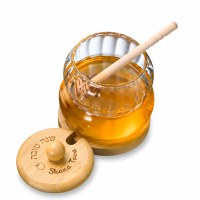 Additional picture of Glass Honey Jar Dish on Stand with Wood Lid and Honey Dipper 4.5" H