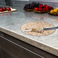 Additional picture of Pesach Glass Trivet Got Matzah? 8"