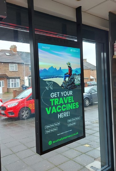 Ultra High Brightness Hanging Double-Sided Displays