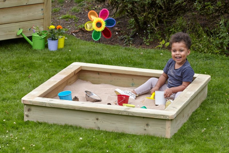 Low Sandpit with Lid Boards Direct