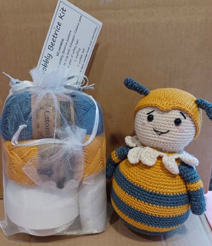 Wobbly Beetrice Crochet Kit