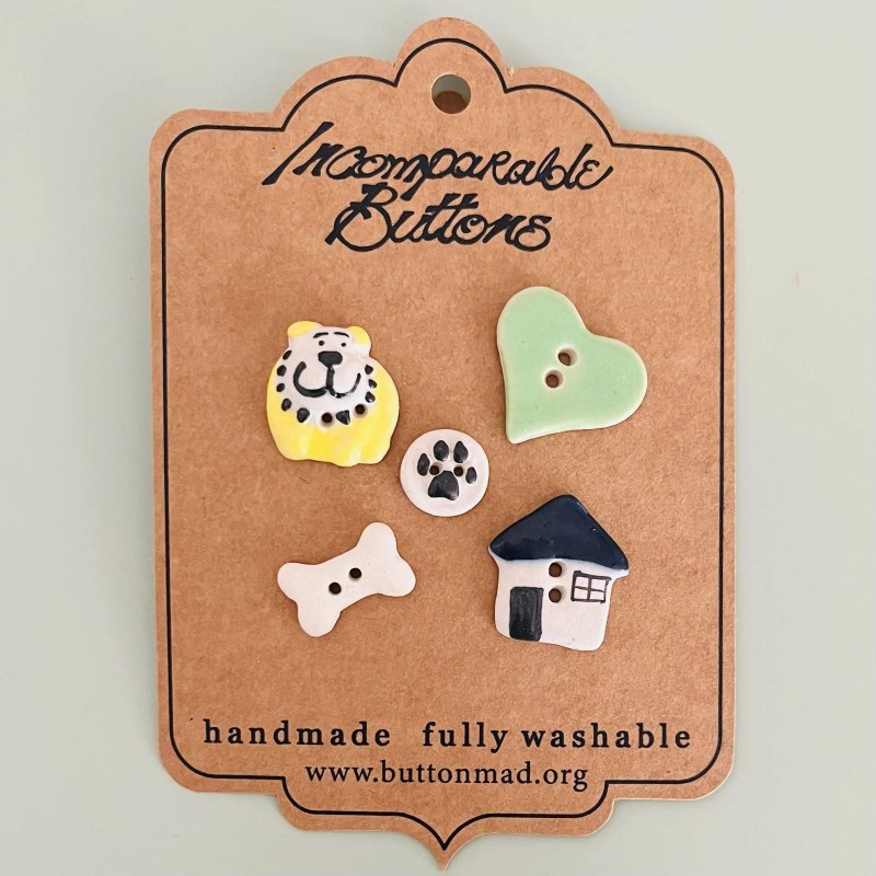 Incomp Buttons W702 Doggy Drea