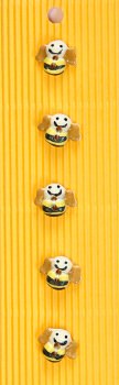 Incomp Buttons L015 Bees
