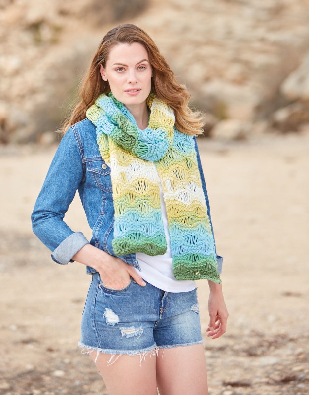 Hayfield 8255 Chunky Scarves d