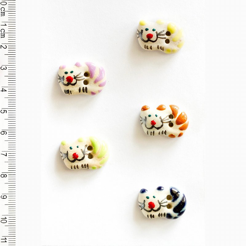 Incomp Buttons L032 Cats