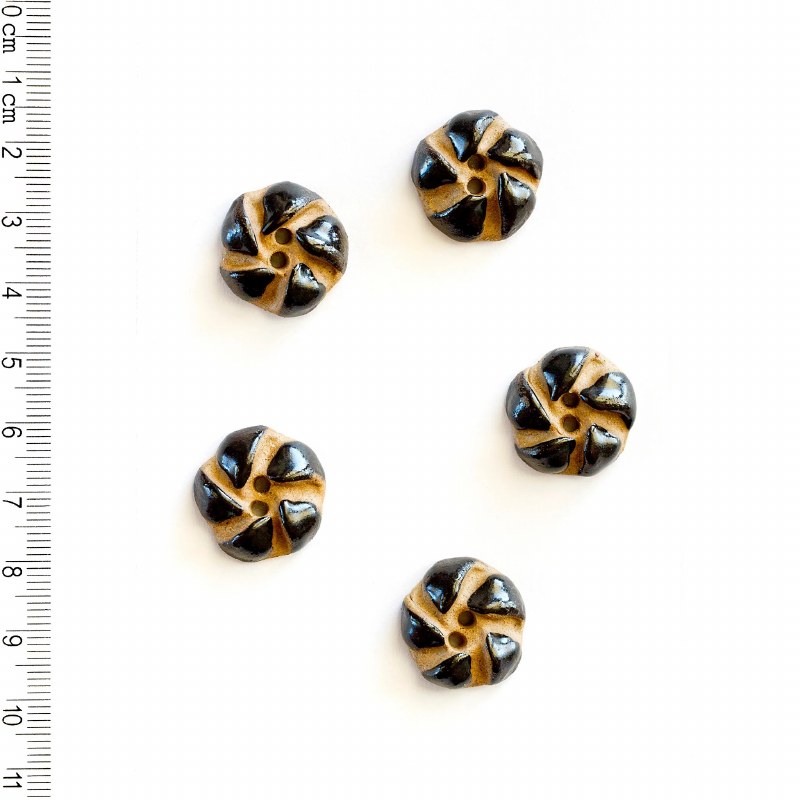 Incomp Buttons L379 Timeless B