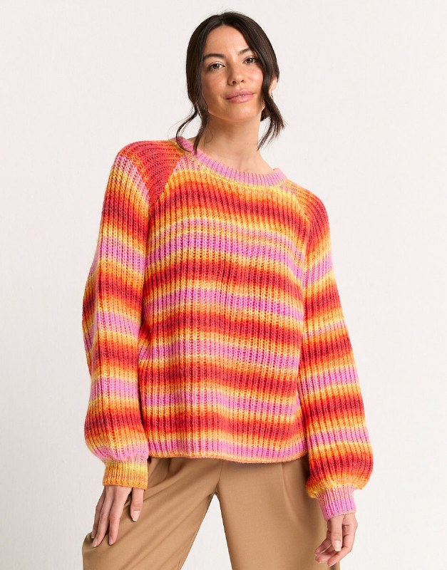 Sirdar 10790 Raglan Sweater dk