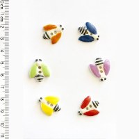 Incomp Buttons L014 Bees Multi