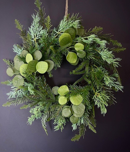 Picture of Eucalyptus Wreath 16"