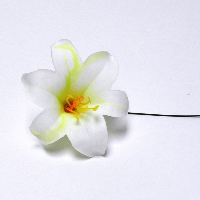 Picture of 100 x Harrissi white Lily Christmas florist pick