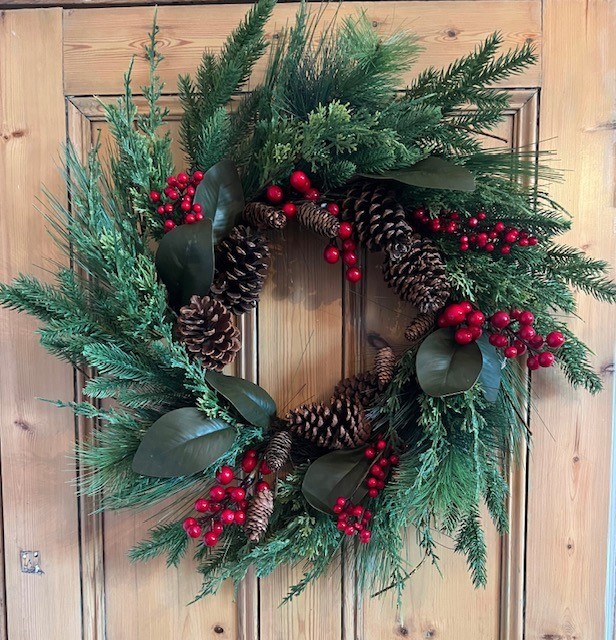 Christmas Wreath Red Berry, Spruce & Cones 26"