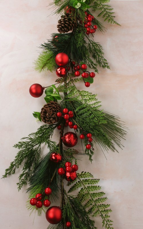 RED BERRY GARLAND 5FT