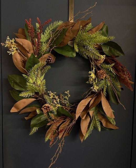 Picture of Faux Magnolia leaf Wreath 24"