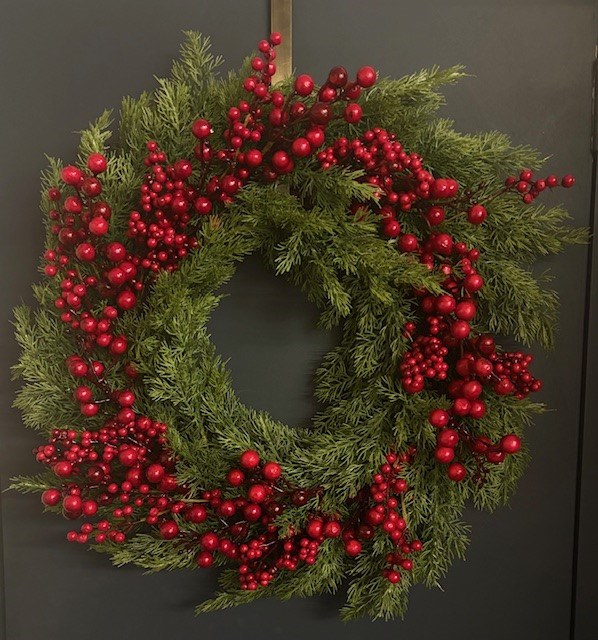 Picture of Faux Berry Spruce Wreath 26"