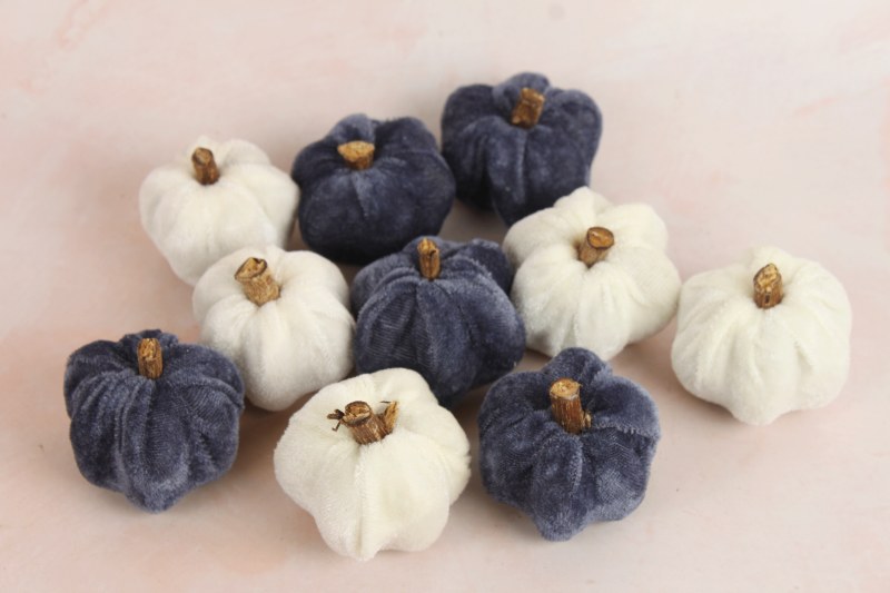 Picture of Velvet Pumpkin Mix Bag Grey/ White 5cm x 10