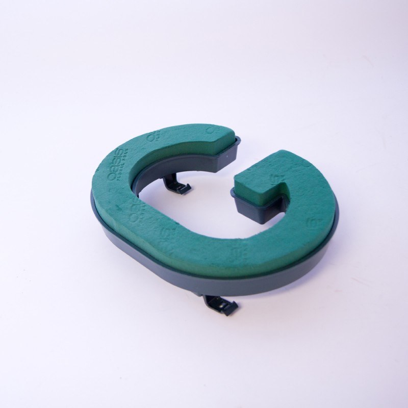 Oasis clip on foam letter G