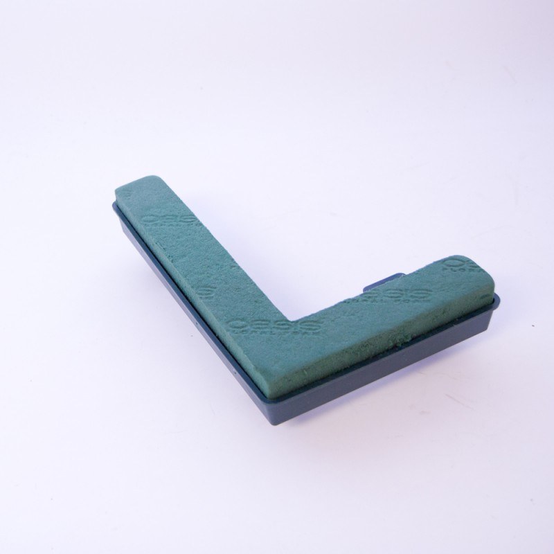 Picture of Oasis clip on foam letter L