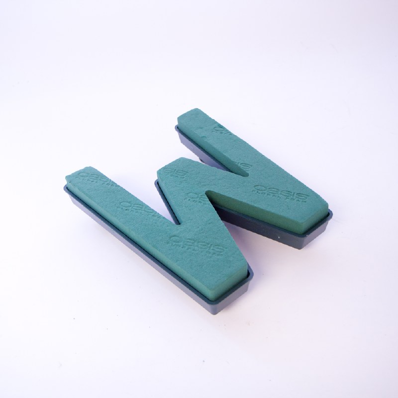 Oasis clip on foam letter W