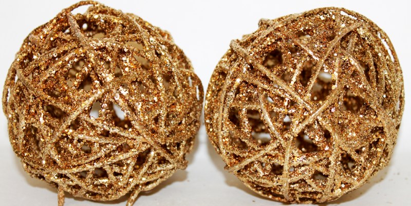 Gold glitter Christmas wicker spheres 4"