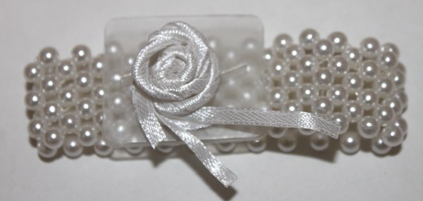 Picture of Corsage white pearl wristlet
