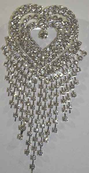 Picture of Heart diamante brooch