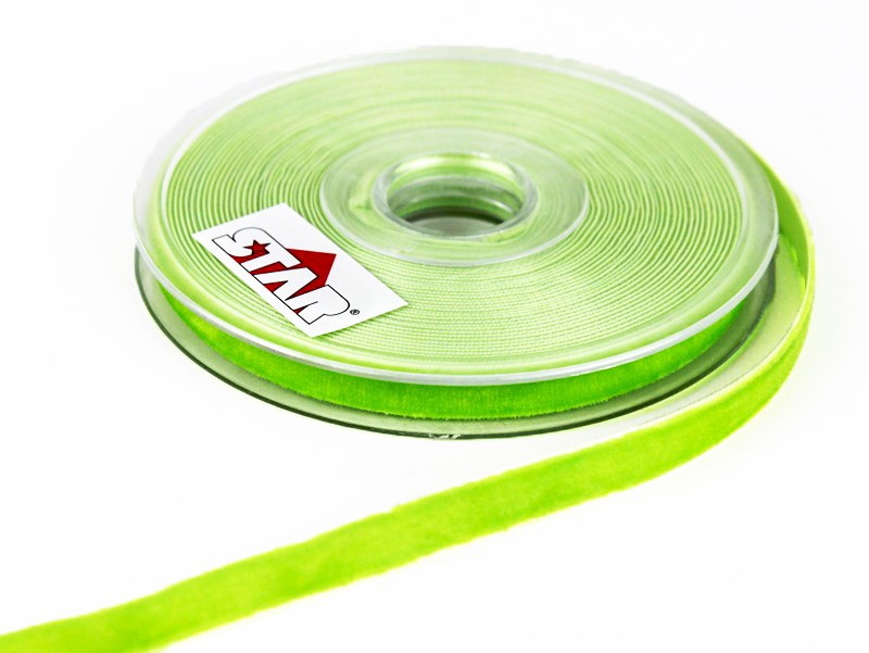 Velvet Ribbon 10mm x 9m Green