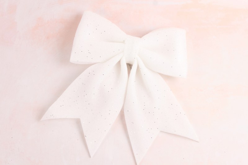 Picture of CHRISTMAS BOW 25CM X 30CM WHIT