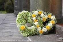 Additional picture of Double open florist foam heart shape