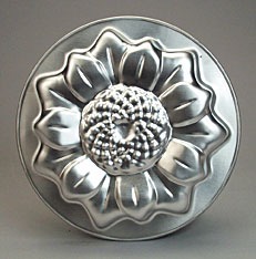 Sunflower Cake Pan 9.75"