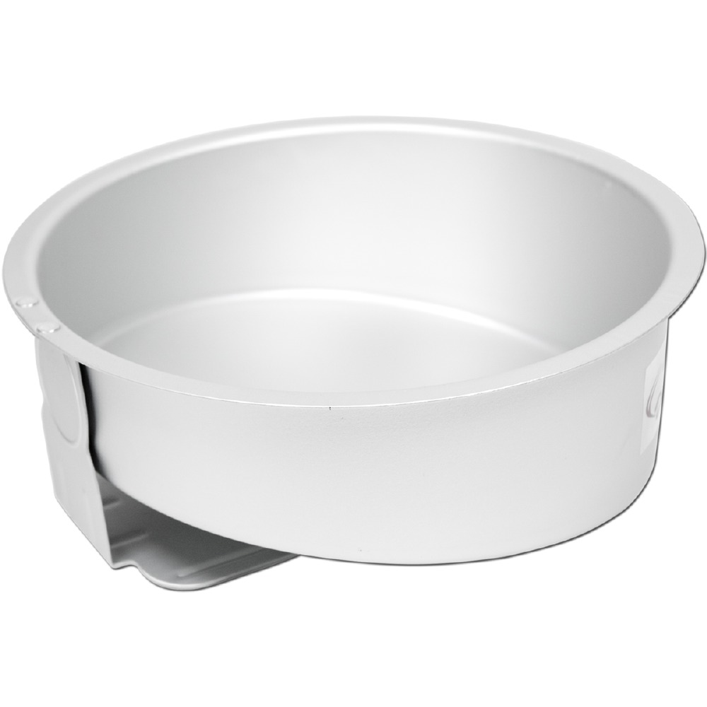 Our brand new 4” height cake pans by @fatdaddios Same great pan, higher  sides for those extra tall cake…
