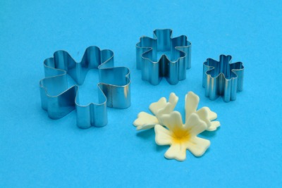 PME Stainless Steel Cutters Primrose Set 3