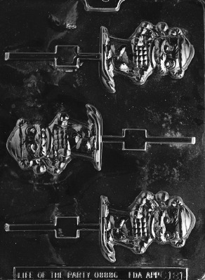 Skiing Bear Lolly Mold