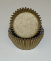 3/4" X 1-3/8" Gold Mini Baking Cups 500 Count