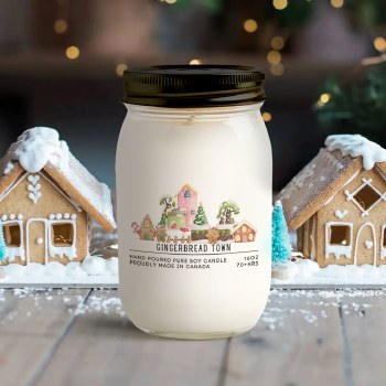 16 oz Candle - Gingerbread Town