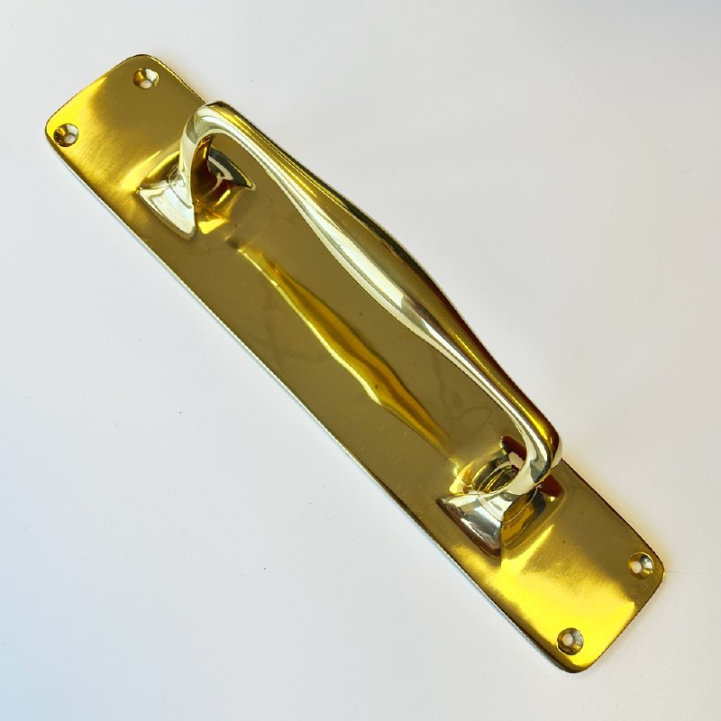 Broughtons Y1140 Cranked Pull Handle Polished Brass Lacquered Broughtons Lighting And Ironmongery 7459