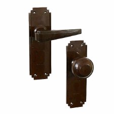 Bakelite Plaza Door Handle & Round Knob Set on Deco Latchplates Walnut Bakelite Plaza Door Handle & Round Knob Set on Deco Latchplates Walnut